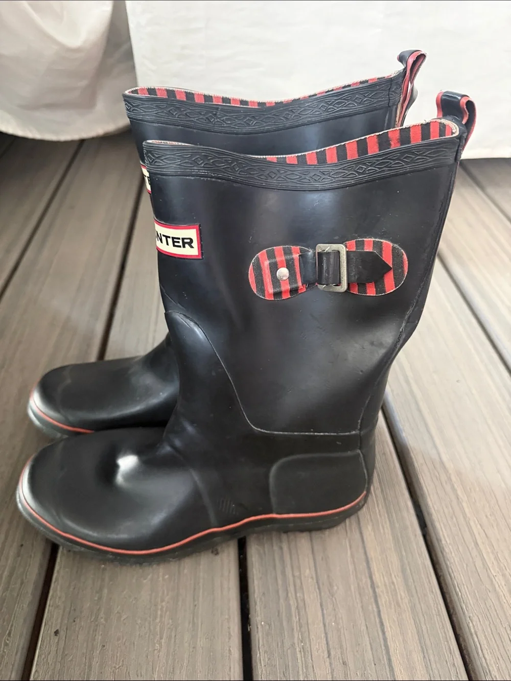 Hunter Festival Black Rain Boots with Red Accent Trim Size 9 womens